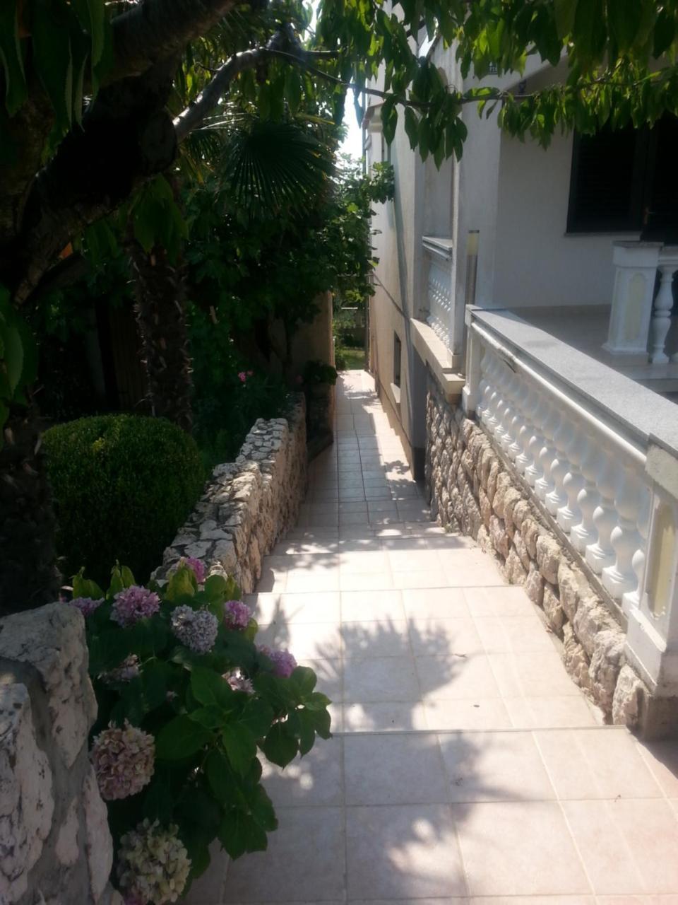 Apartments Rendulic Malinska Exterior photo